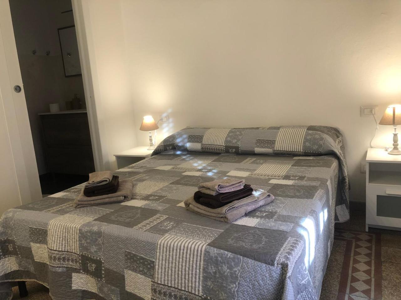Suite Cagliaritane Notti In Centro Номер фото